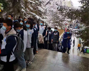 清明节去烈士陵园扫墓